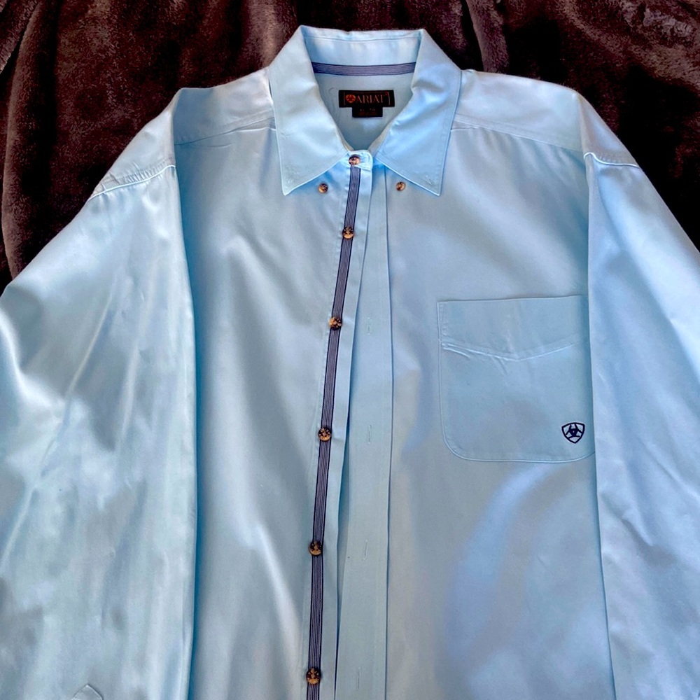 Ariat baby blue button up shirt. Used once. Size XL/TG